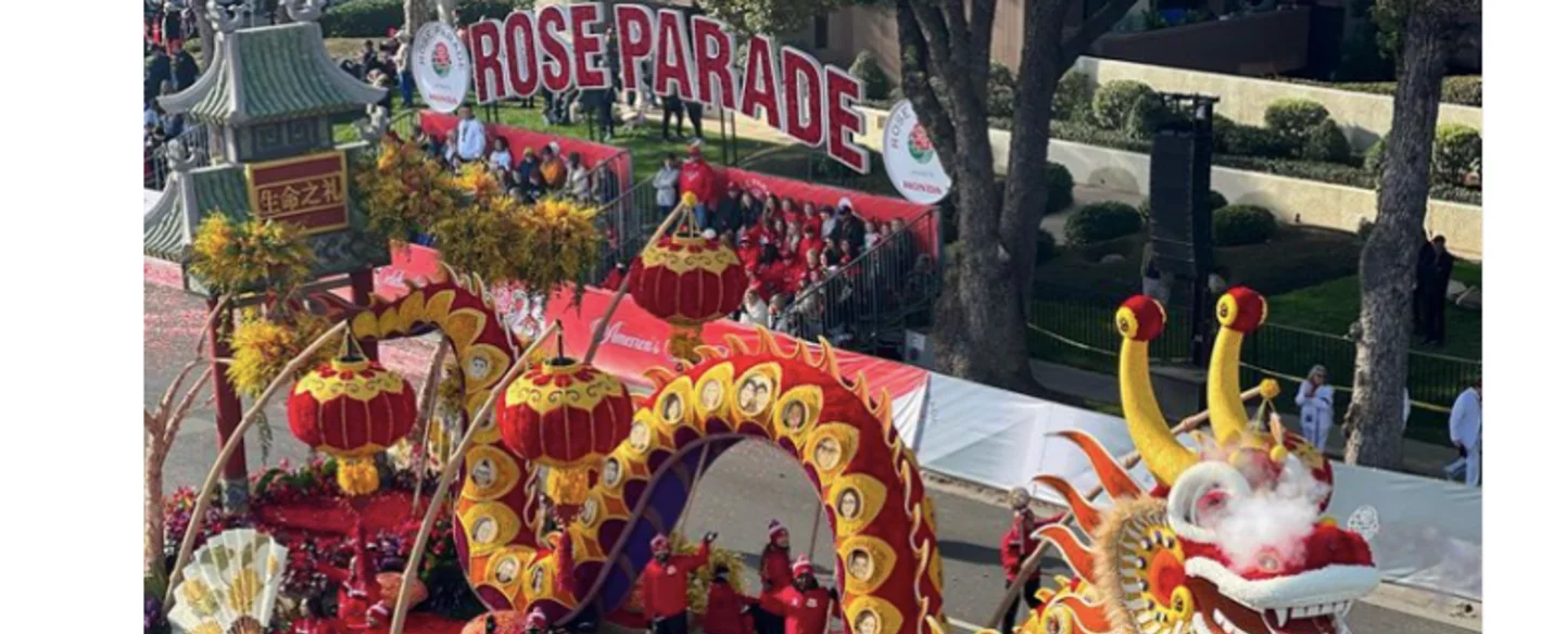 El desfile de las Rosas llena de color, tradiciones y alegría Pasadena, California
