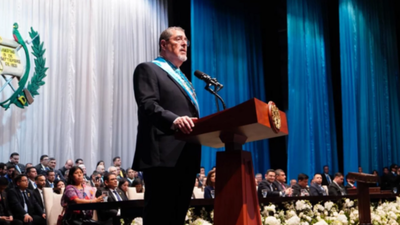 ¿Qué ofrece el nuevo presidente de Guatemala a la comunidad migrante?
