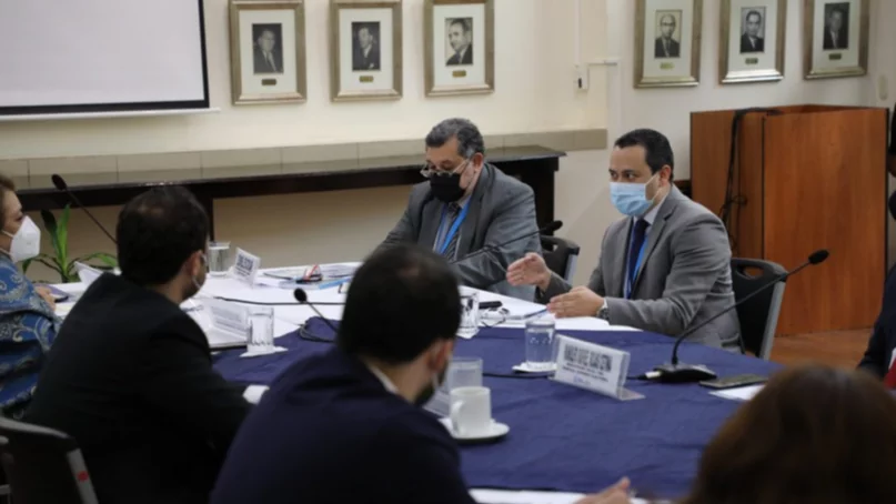 TSE y Minex diseñan plan para ampliar voto en el extranjero en 2023