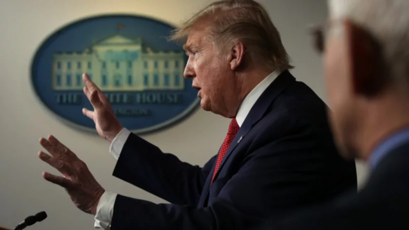 Trump intenta prohibir la migración legal por la pandemia de Covid