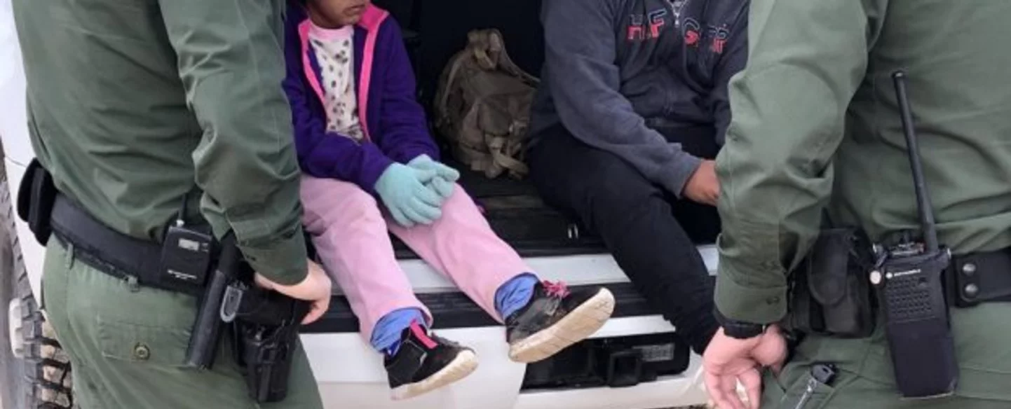Pediatras comparan el trato que da EE. UU. a los niños migrantes con la tortura Pediatras comparan el trato que da EE. UU. a los niños migrantes con la tortura