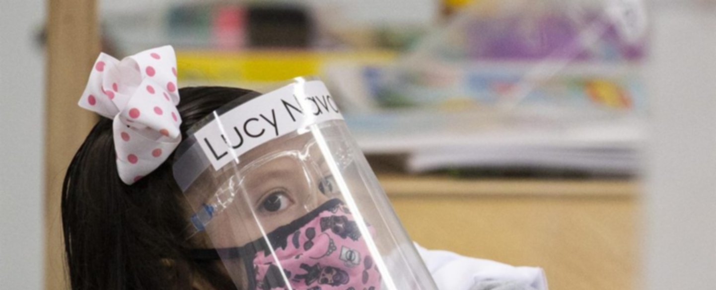 Multa de US$1 mil a entidades que exijan uso de mascarilla en Texas