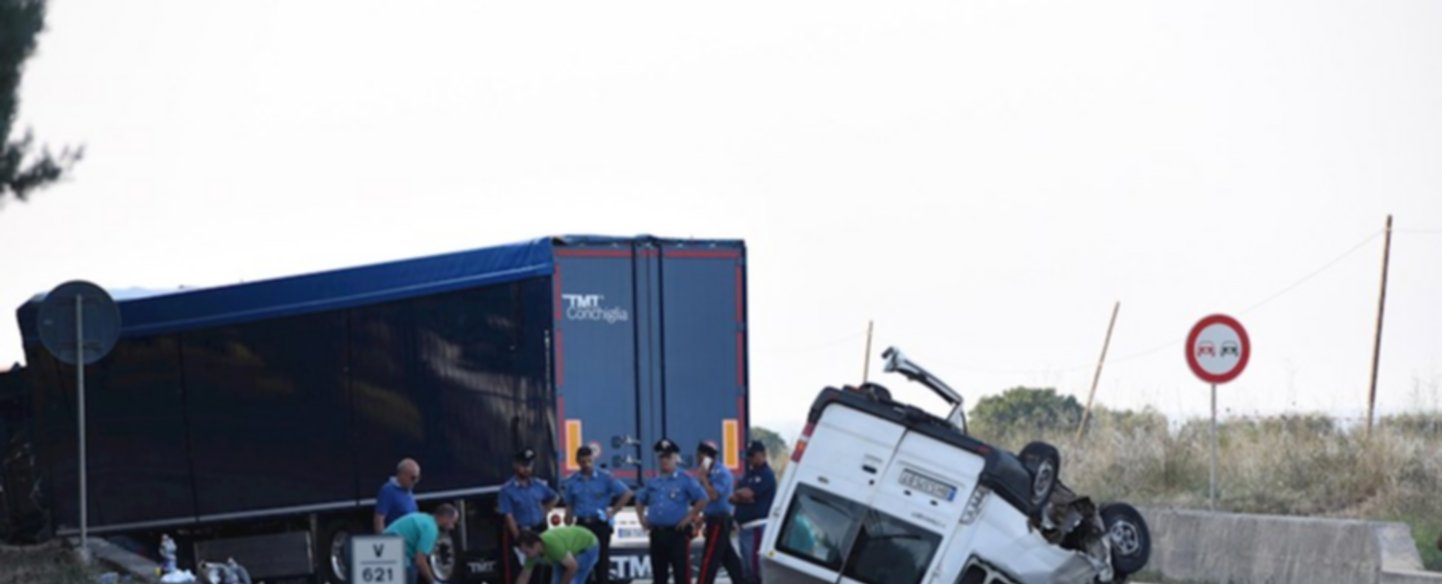 Mueren 10 inmigrantes trabajadores en accidente de tránsito en Texas