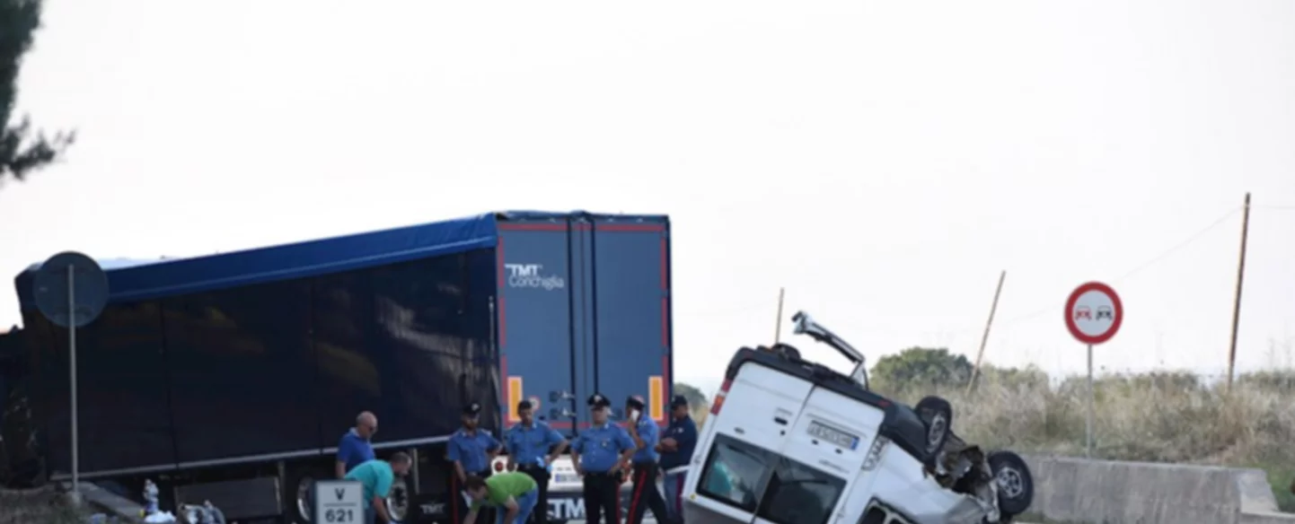 Mueren 10 inmigrantes trabajadores en accidente de tránsito en Texas