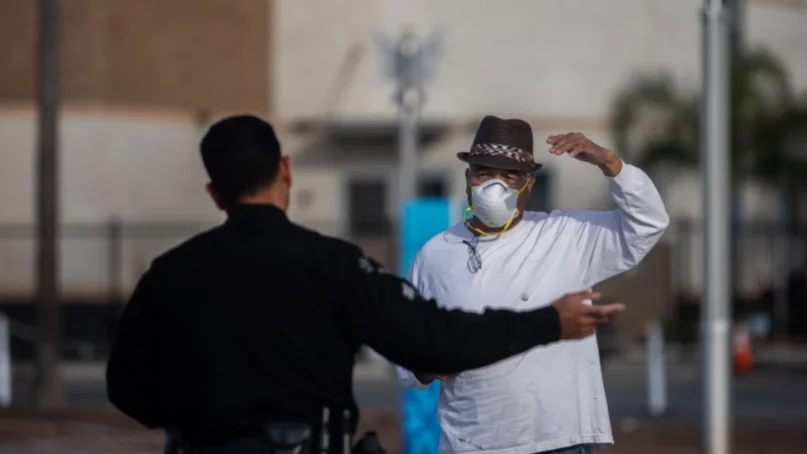 Migrante detenido en EE. UU. por ser latino y hablar español
