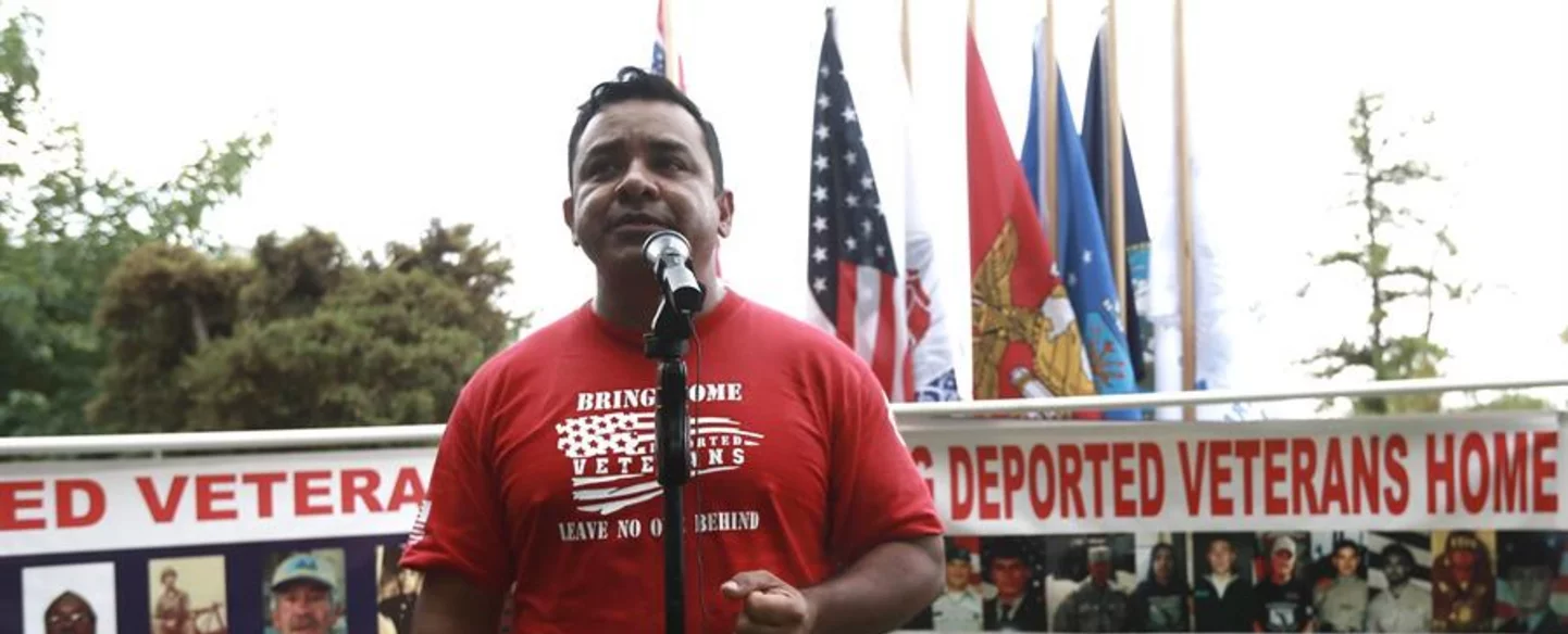 La larga caminata del estadounidense que busca la ciudadanía para veteranos de guerra deportados