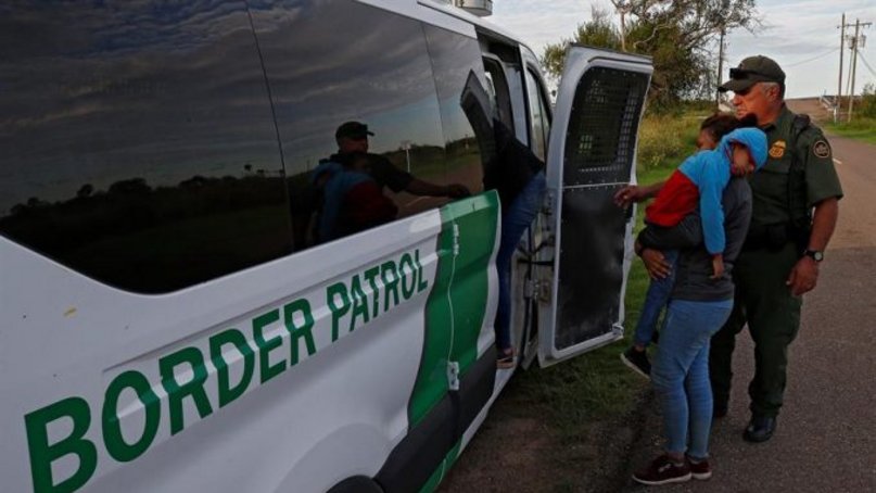 Investigación revela expulsión de recién nacidos estadounidenses a México