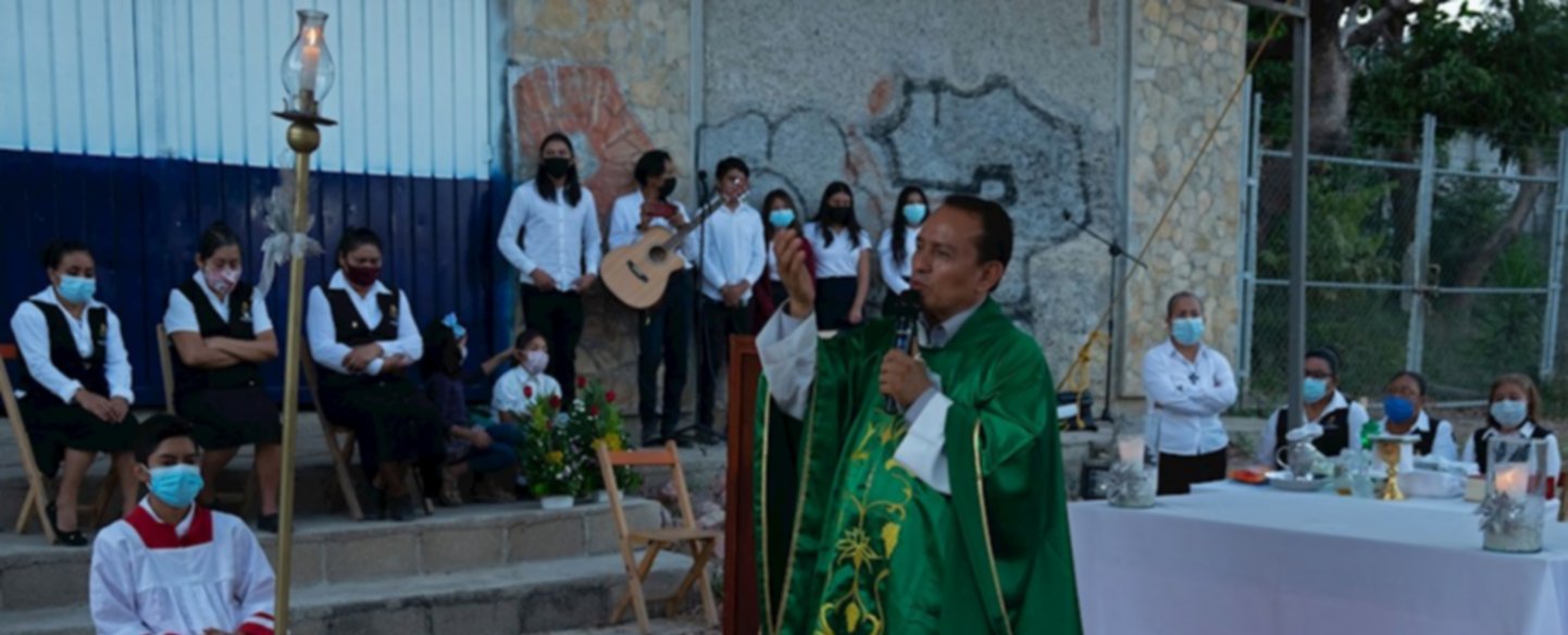 Fotos| Ofrecen misa en honor de migrantes víctimas de tragedia en México