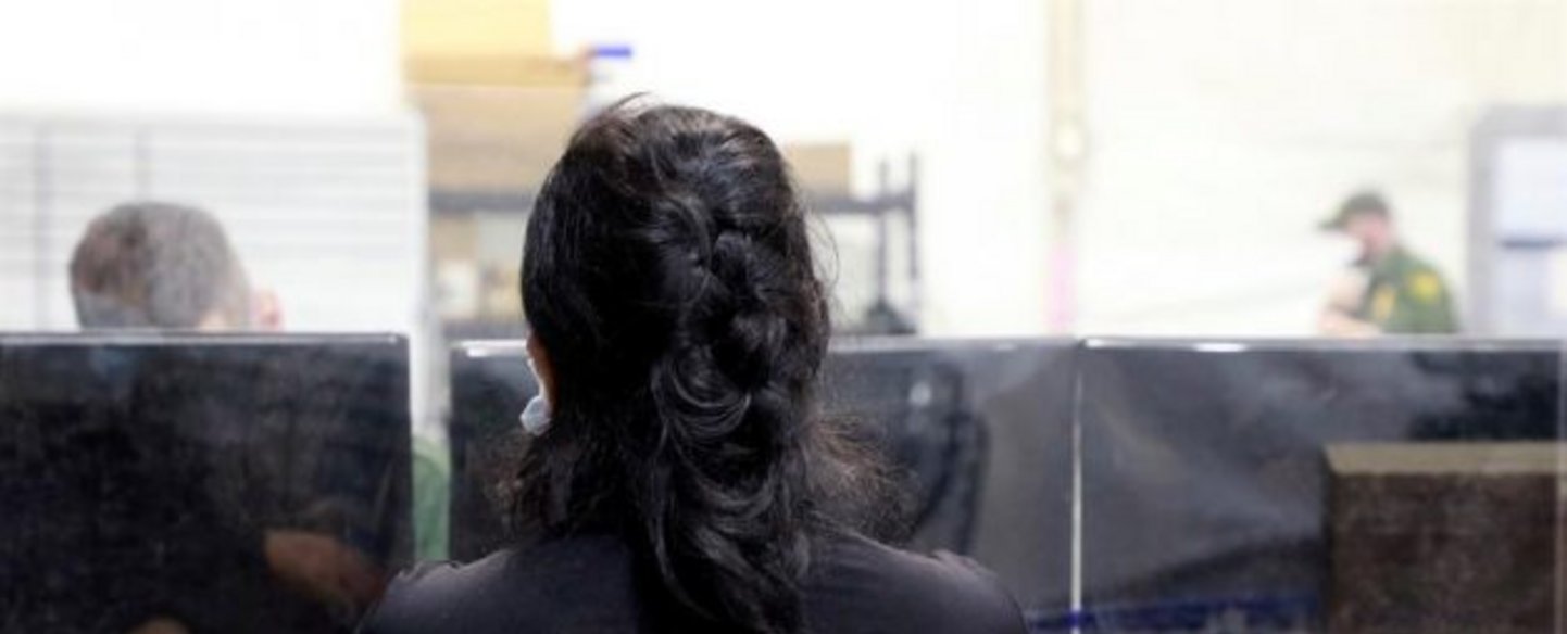 Esposa de veterano condecorado celebró el Día de las Madres, luego de ser deportada