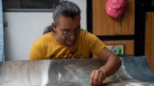 El arte del solateco Manuej Chavajay se destacará en el Art Dubai 2024