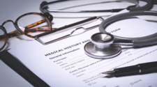 Cómo funciona el seguro médico para inmigrantes en EE.UU.