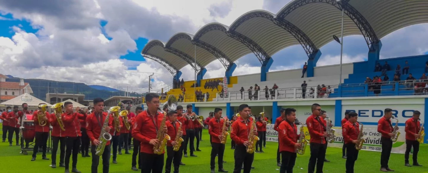 Un grupo de orquesta de Sololá le rinde homenaje a Malacates Trébol Shop