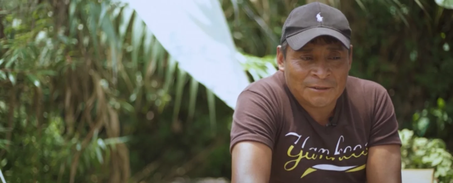 La historia de Eduardo Raxón, quien pasó de cuidar gallinas en Guatemala a exportar flores a los EE.UU. La historia de Eduardo Raxón, quien pasó de cuidar gallinas en Guatemala a exportar flores a los EE.UU.
