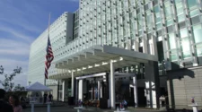 ¿Qué objetos son permitidos y cuáles no puedes llevar en la entrevista en la embajada americana?