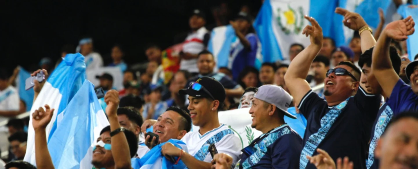 Fotos| La "Sele" chapina gana su primer partido y a la afición en EEUU estalla en alegría