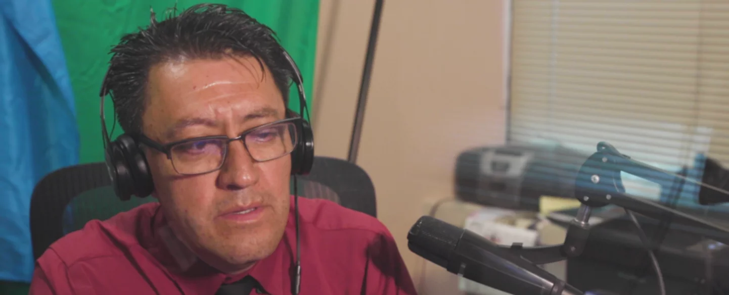 Mynor Dominguez, el locutor quetzalteco que triunfa en Washington