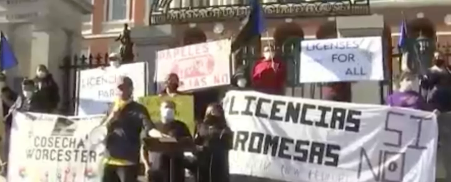 Aprueban ley de licencias de conducir para indocumentados