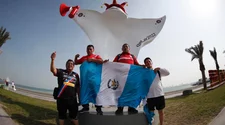 La bandera de Guatemala ondea en el Mundial de futbol en Qatar 