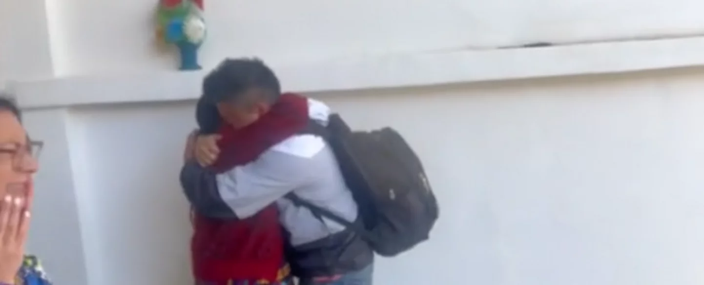 14 años después regresa guatemalteco y se reúne con su madre